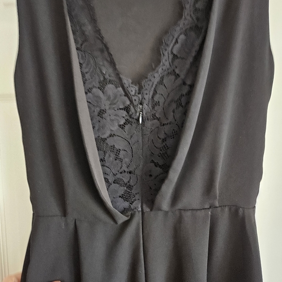 Romper with lace back - Picture 3 of 5